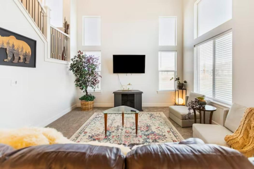 Villa Brand New 3-Beds Stylish Entire House At Lehi Extérieur photo